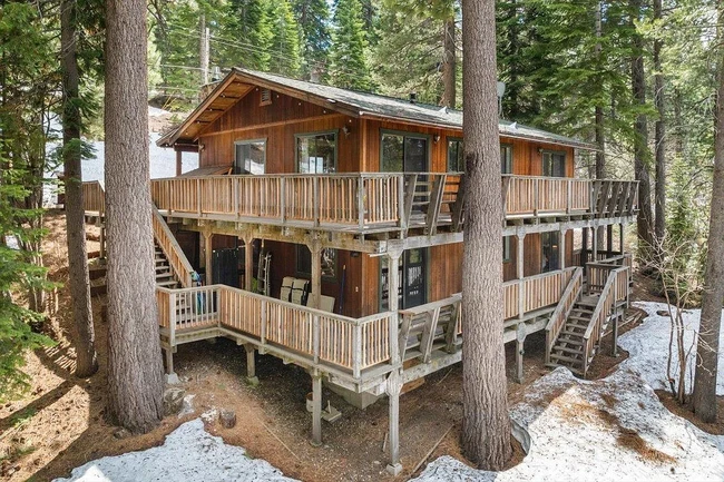 property at 1435 Thunderbird Dr