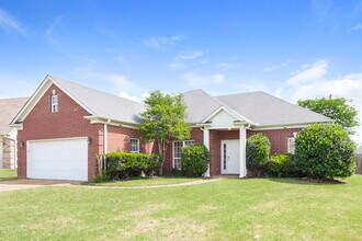 8426 Linda Shore Cove in Southaven, MS - Foto de edificio - Building Photo