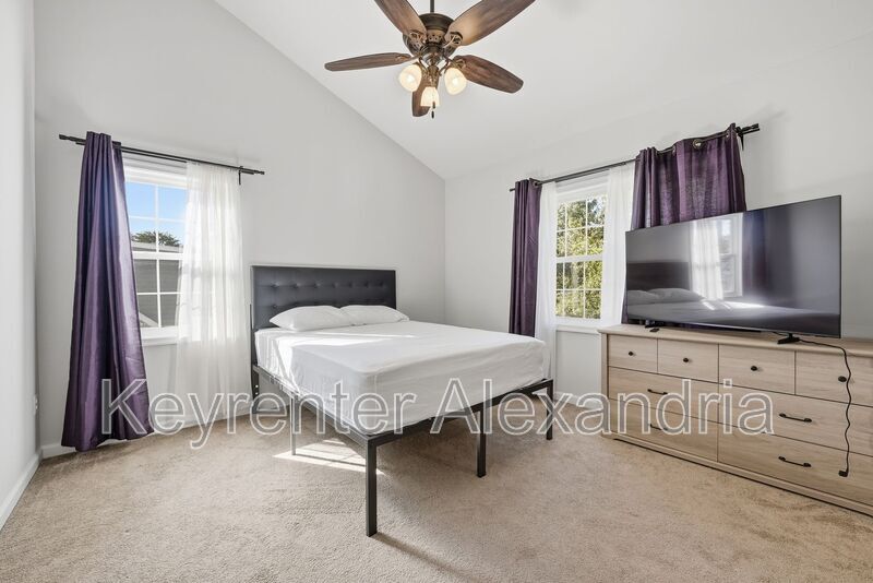 6022 Rixey Dr in Alexandria, VA - Building Photo