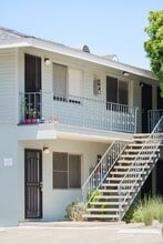 1124 Felspar St in San Diego, CA - Building Photo - Building Photo