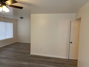 7700 N Laurelglen Blvd-Unit -B in Bakersfield, CA - Building Photo - Building Photo