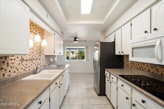 4530 E Emelita Ave in Mesa, AZ - Building Photo - Building Photo