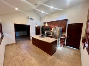 104 Linwood Ave, Unit 102 Carriage House in Buffalo, NY - Building Photo - Building Photo