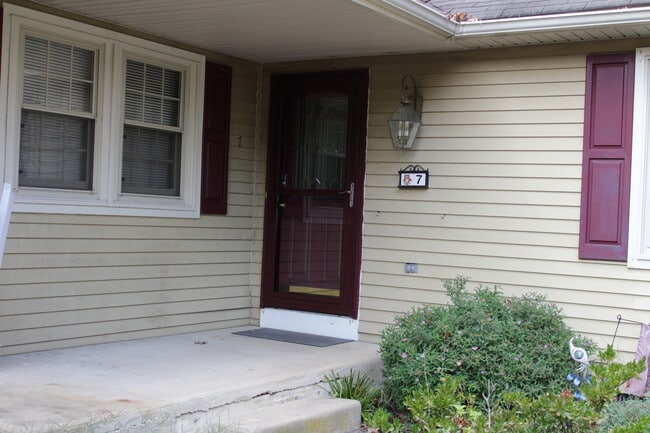 property at 7 Wisina Ct