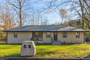 839 Commodore Dr NW in Atlanta, GA - Building Photo