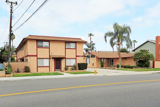 2517-2525 Delaware St in Huntington Beach, CA - Building Photo - Building Photo