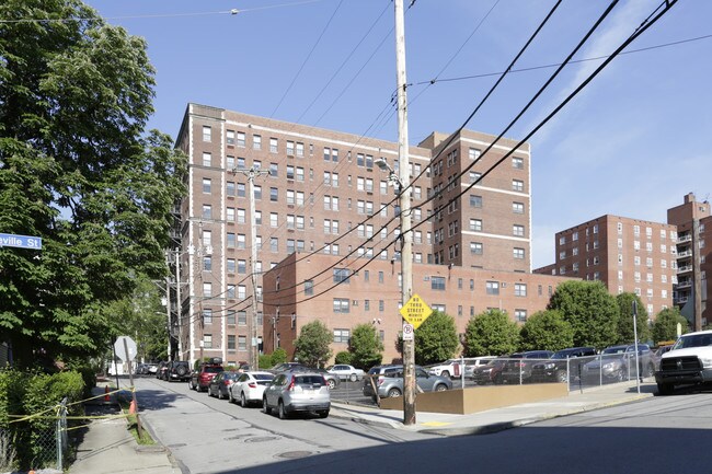 Fairfax Apartments in Pittsburgh, PA - Foto de edificio - Building Photo