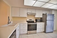 1505 Pine Lake Dr, Unit 5 in Venice, FL - Building Photo - Building Photo