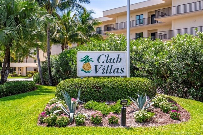 221 NE Plantation Rd in Stuart, FL - Building Photo - Building Photo