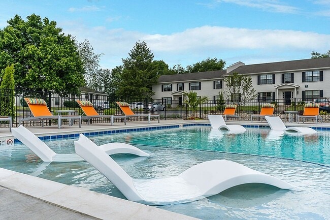 The Colony at the Oaks in Lexington, KY - Foto de edificio - Building Photo