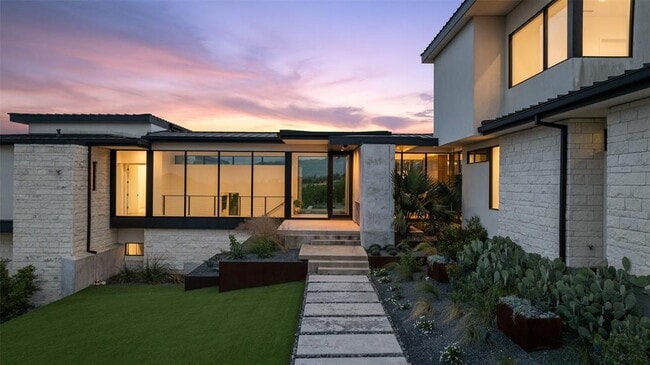 4202 Serene Hills Dr in Austin, TX - Building Photo - Building Photo