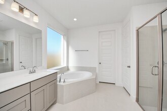 5806 Pink Coral Ln in Manvel, TX - Foto de edificio - Building Photo