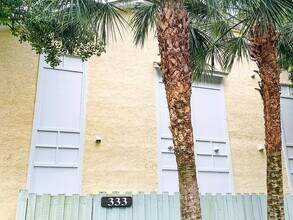333 W Coleman Blvd in Mount Pleasant, SC - Building Photo - Building Photo