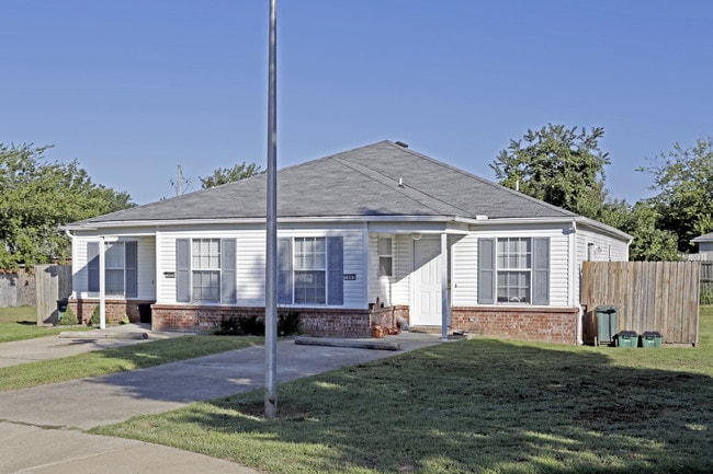 1664-1681 N Linda Jo Pl in Fayetteville, AR - Building Photo - Building Photo