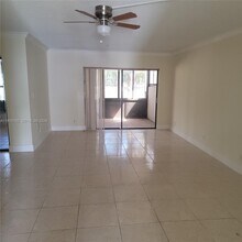 6699 Racquet Club Dr in Lauderhill, FL - Foto de edificio - Building Photo