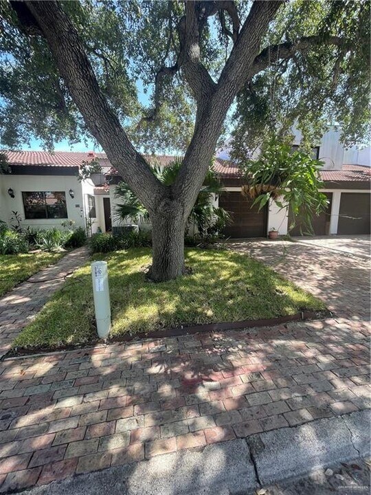113 W Shasta Ave in McAllen, TX - Building Photo