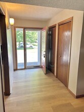 6864 Hallmark Dr in Eden Prairie, MN - Building Photo - Building Photo