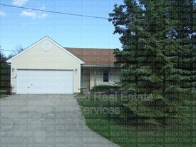 988 Tam-O-Shanter Wy in Monroe, OH - Building Photo