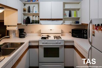 631 W Arlington Pl, Unit G in Chicago, IL - Foto de edificio - Building Photo