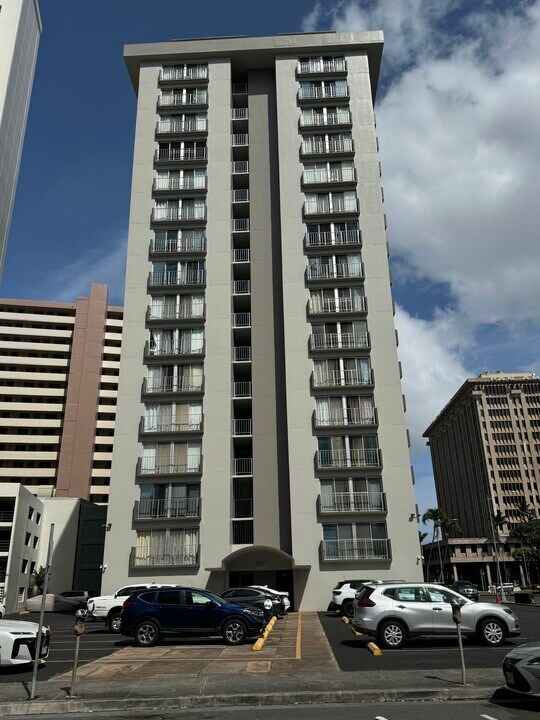 731 Amana St, Unit 502 in Honolulu, HI - Foto de edificio