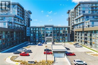 450 Dundas St E in Waterdown, ON - Building Photo - Building Photo