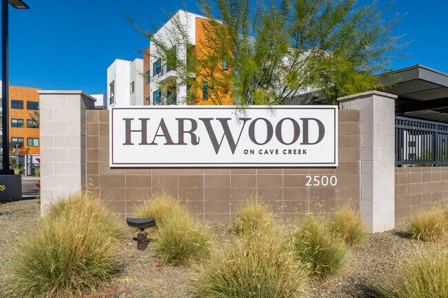 Harwood in Phoenix, AZ - Foto de edificio - Building Photo