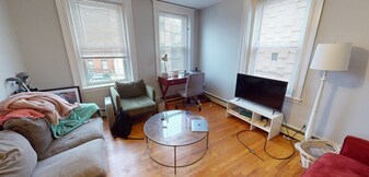 54 Kelly Rd, Unit 2L in Cambridge, MA - Building Photo