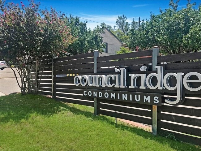 property at 741 E Oltorf St