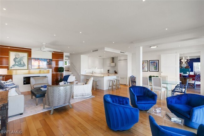property at 2203 Gulf Shore Blvd N