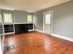 247 Genesee Park Dr in Syracuse, NY - Building Photo - Building Photo