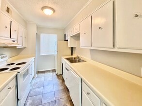 1208 Bush River Rd in Columbia, SC - Building Photo - Building Photo