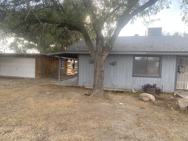 9715 Glenn St in Bakersfield, CA - Building Photo - Building Photo