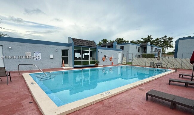 160 SW 30th Ave in Miami, FL - Building Photo - Building Photo