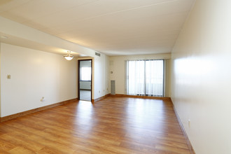 Highland Plaza Apartments in Pittsburgh, PA - Building Photo - Interior Photo