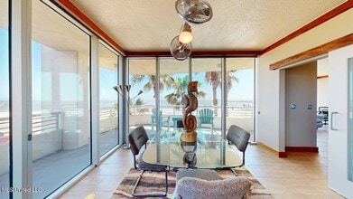 2060 Beach Blvd, Unit 105 in Biloxi, MS - Building Photo - Building Photo