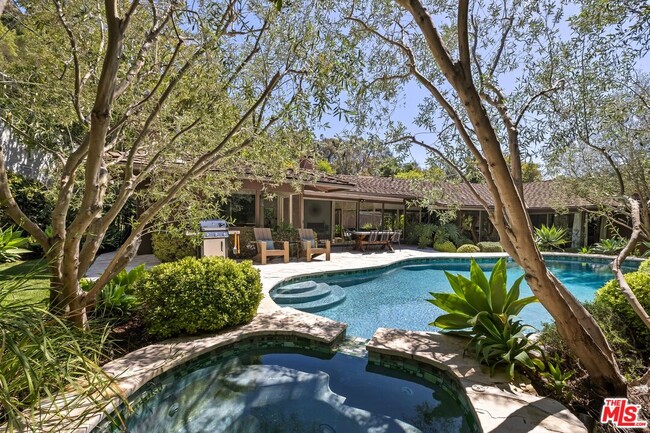 property at 1855 Kimberly Ln