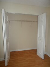 221 Palm Cir E in Pembroke Pines, FL - Building Photo - Building Photo