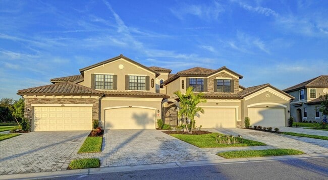 5934 Wake Forest Run in Bradenton, FL - Building Photo - Building Photo