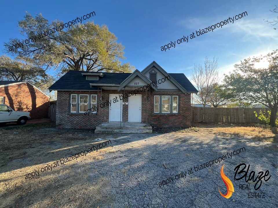 527 SW 44th Ave in Amarillo, TX - Building Photo