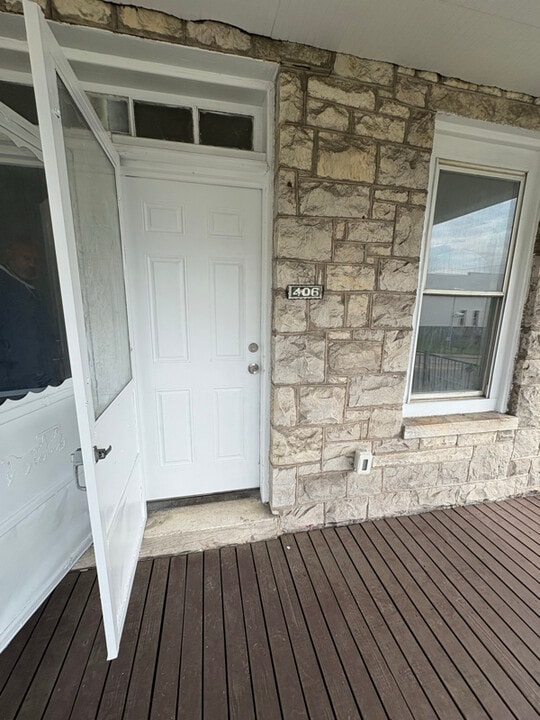 406 E Cold Spring Ln in Baltimore, MD - Building Photo