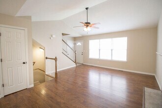 1327 Valley Creek Ln in Columbia, MO - Building Photo - Building Photo