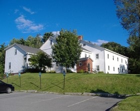 33 Stone St in Augusta, ME - Foto de edificio - Building Photo