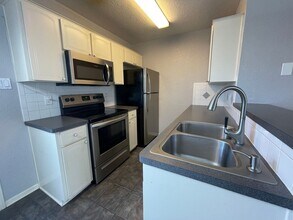 1607 Dugger Cir-Unit -Unit A in Killeen, TX - Building Photo - Building Photo