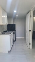 6241 SW 17th St in Pompano Beach, FL - Building Photo