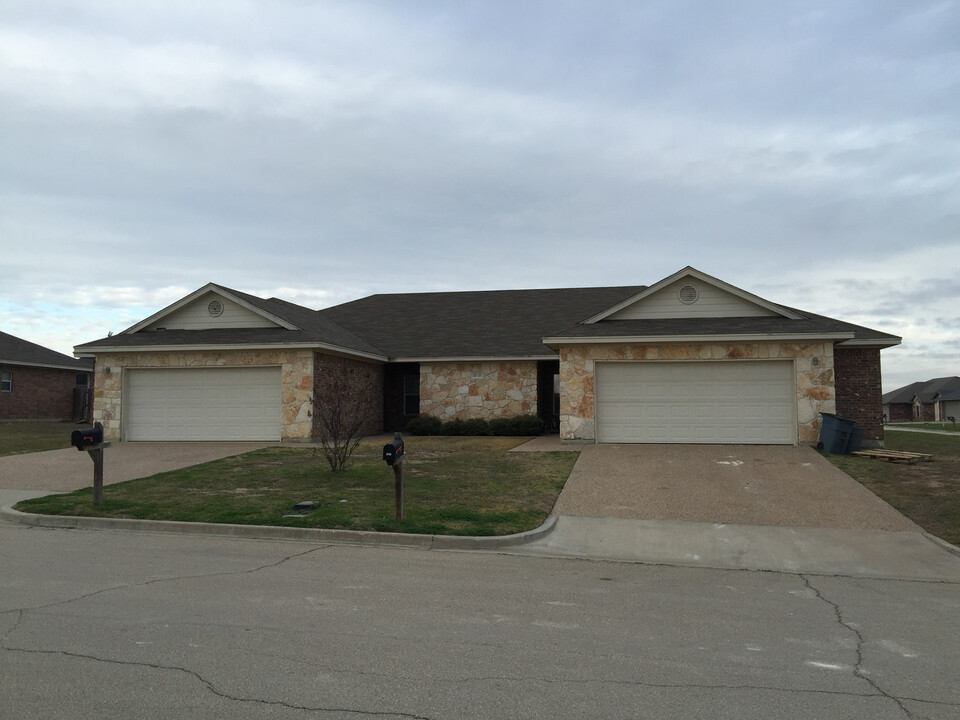 3001 Buckskin Ln in Robinson, TX - Building Photo