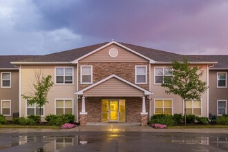 The Annex of Columbus in Columbus, IN - Foto de edificio - Building Photo