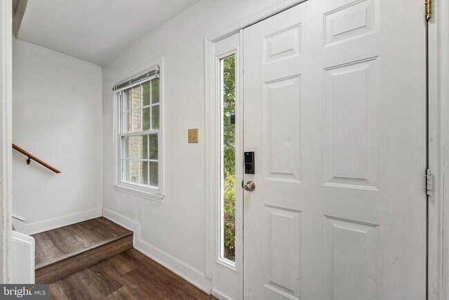 14707 Bentley Square in Centreville, VA - Building Photo - Building Photo