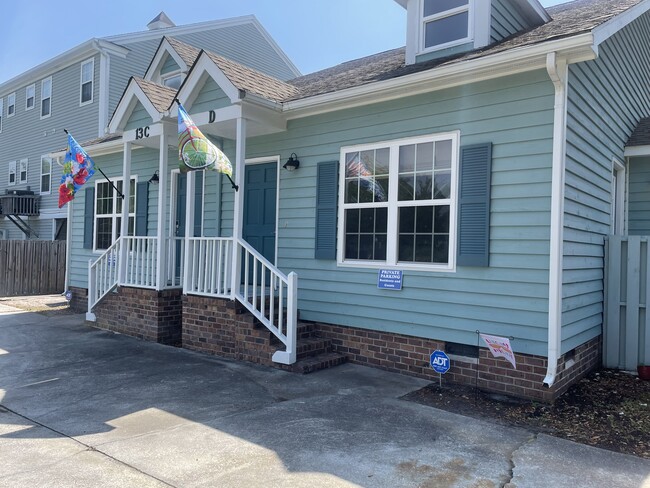 12 N Dogwood Dr in Surfside Beach, SC - Building Photo - Building Photo