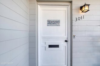 3041 N Oleander Ave in Daytona Beach, FL - Building Photo - Building Photo