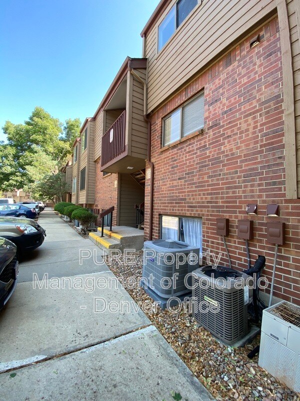 218 Wright St in Lakewood, CO - Building Photo - Building Photo